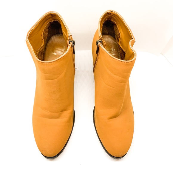 JG Tan Rawhide Booties Size 9 - Picture 5 of 12